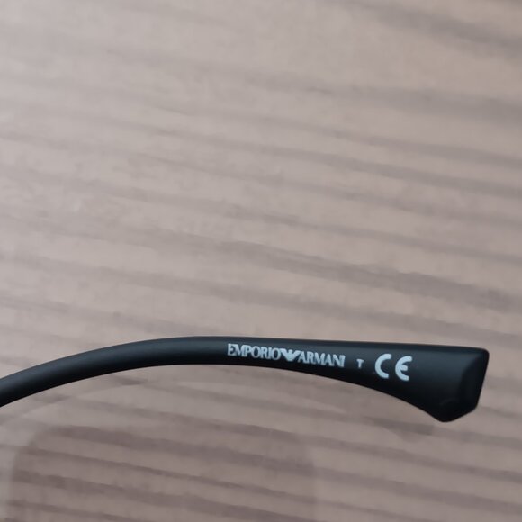 Sunglasses Emporio Armani - Picture 6 of 6
